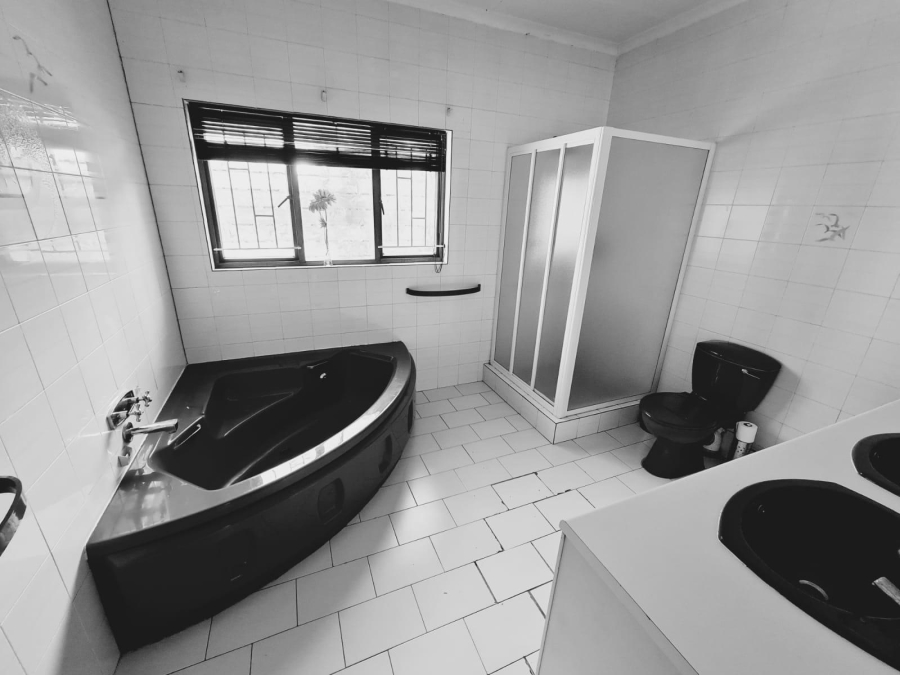 3 Bedroom Property for Sale in Safari Gardens North West